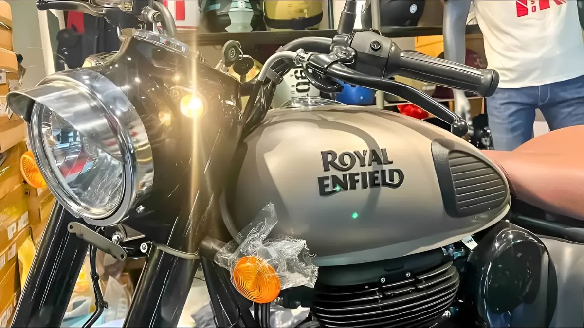 Royal Enfield Classic 350, Classic 350 349cc specs, Royal Enfield Classic 350 mileage, Royal Enfield Classic 350 design, Royal Enfield Classic 350 price India, Royal Enfield Classic 350 review, Classic 350 features, Royal Enfield 350cc bike, Royal Enfield Classic 350 modern performance, Royal Enfield Classic 350 retro styling